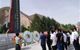 “瞻仰革命先烈，弘揚(yáng)愛國精神”主題黨日活動(dòng)