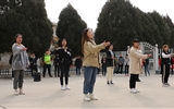 電子信息工程系分團(tuán)委組織開(kāi)展“你我共牽手，愛(ài)心送溫暖”志愿服務(wù)活動(dòng)